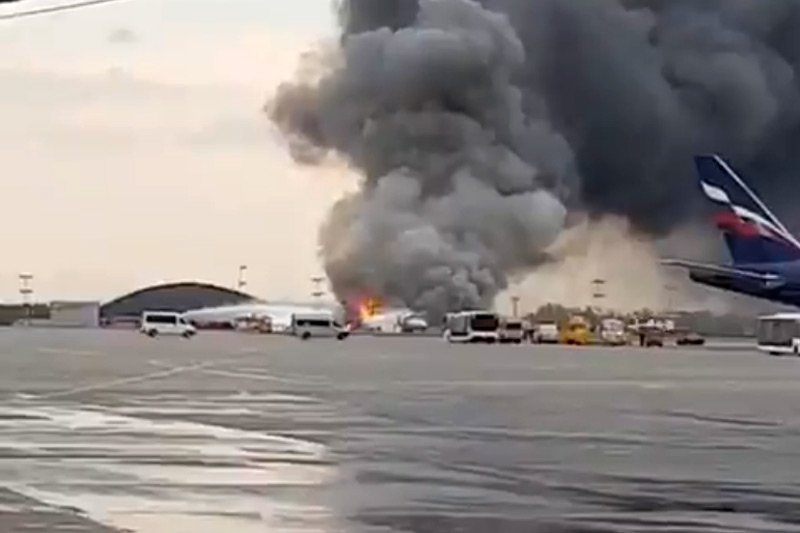 Bilans ofiar śmiertelnych pożaru samolotu Suchoj Superjet 100 w Moskwie drastycznie wzrósł.