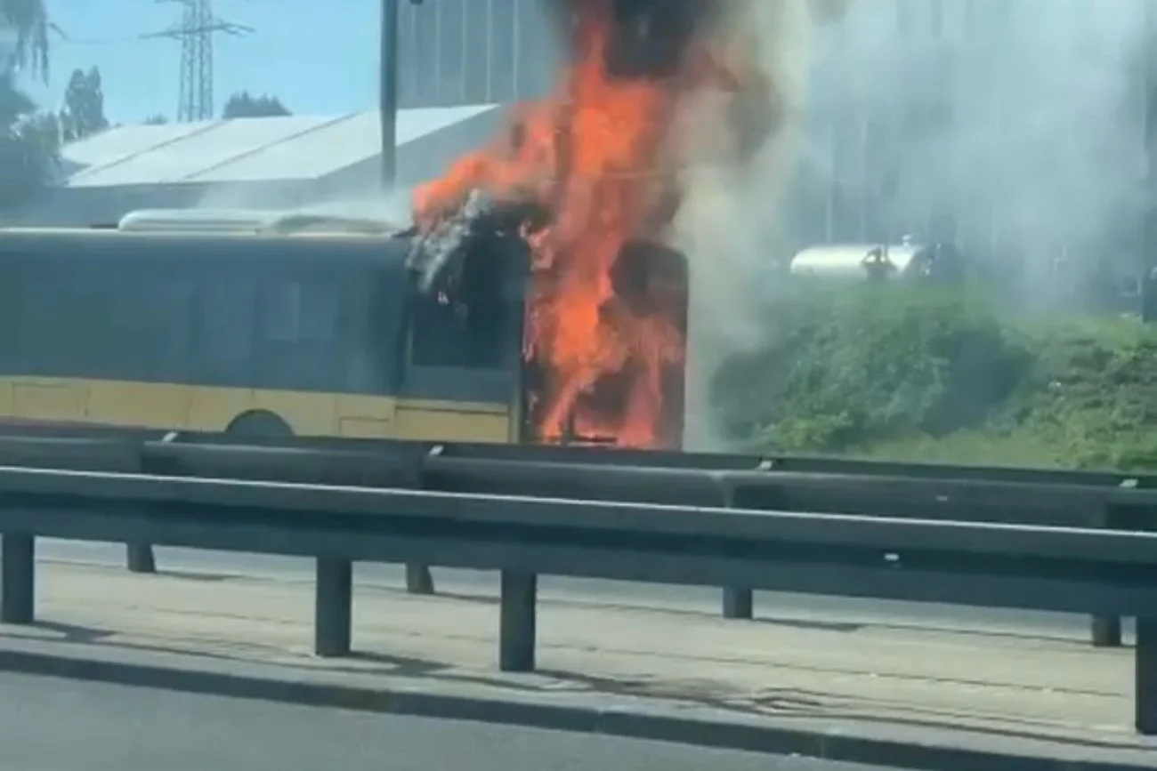 Pożar autobusu w Warszawie. 
