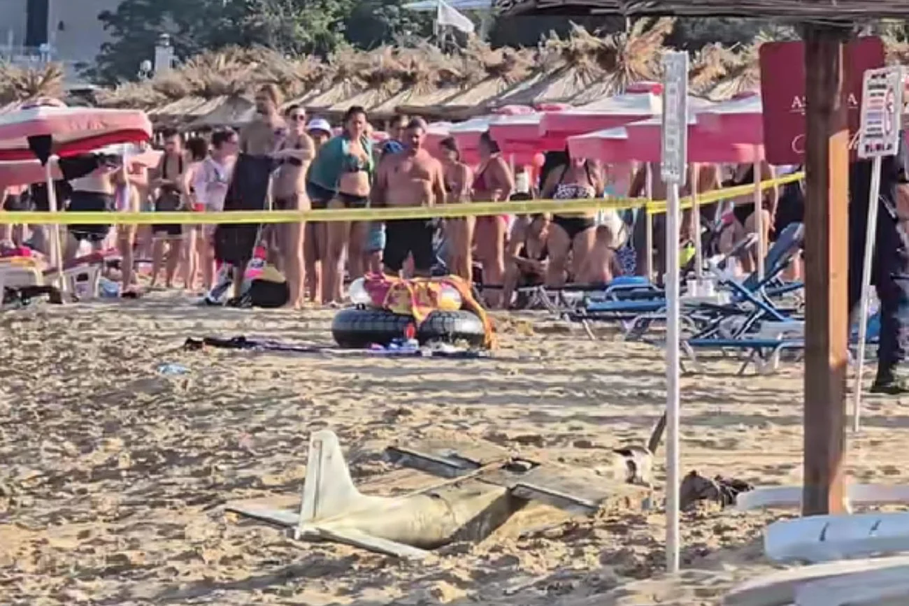 Woda wyrzuciła rosyjskiego drona na plaży w Bułgarii Rosyjski dron na plaży w Bułgarii