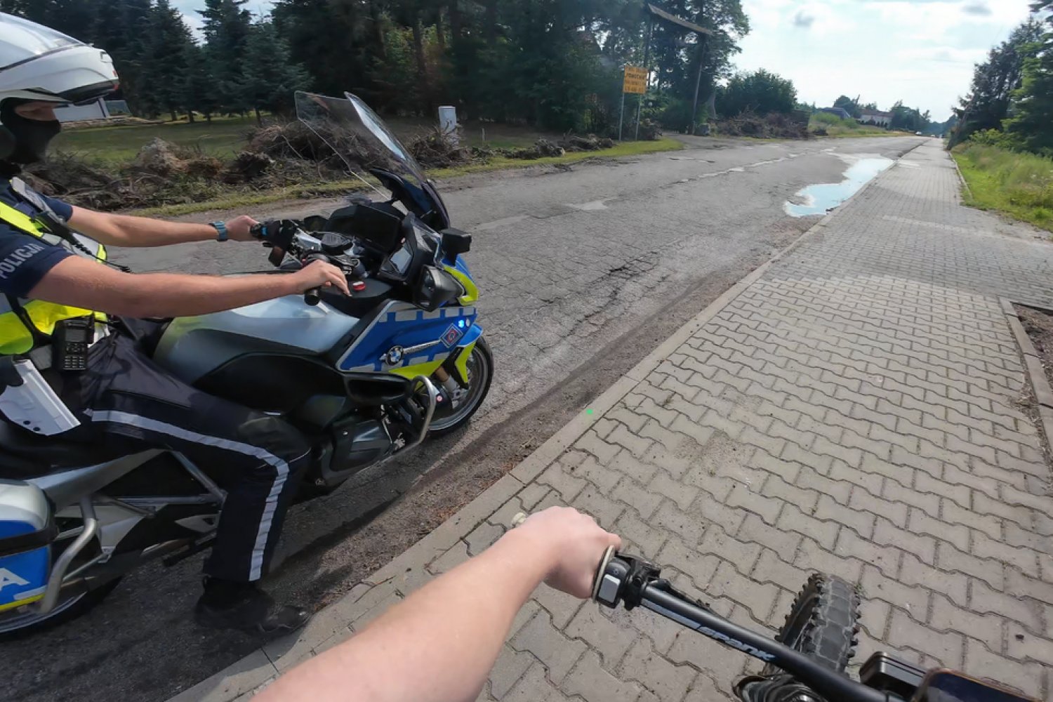 16-latek na hulajnodze uciekał przed policją 16-latek na hulajnodze uciekał przed policją