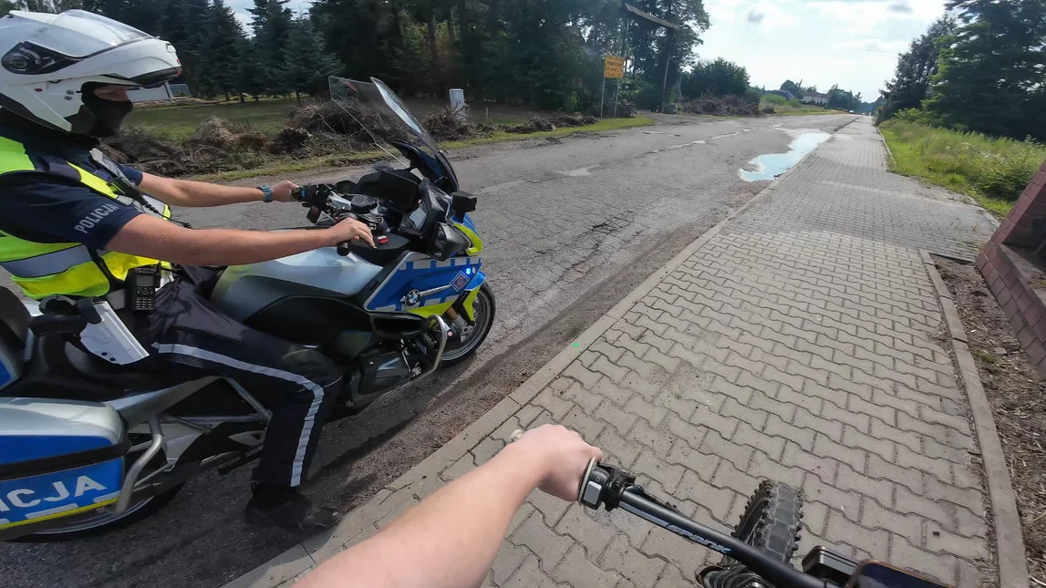 16-latek na hulajnodze uciekał przed policją 16-latek na hulajnodze uciekał przed policją