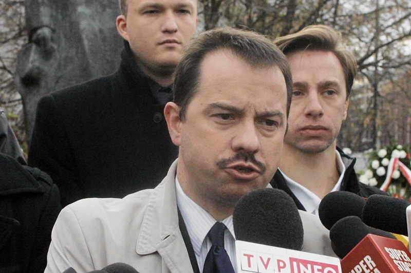 Artur Zawisza z Ruchu Narodowego odcina się od nazistowskich gestów w Białymstoku.