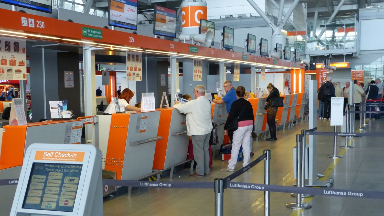 Koniec udręki na Lotnisku Chopina. Rewolucja i krótsze kolejki przed wakacjami