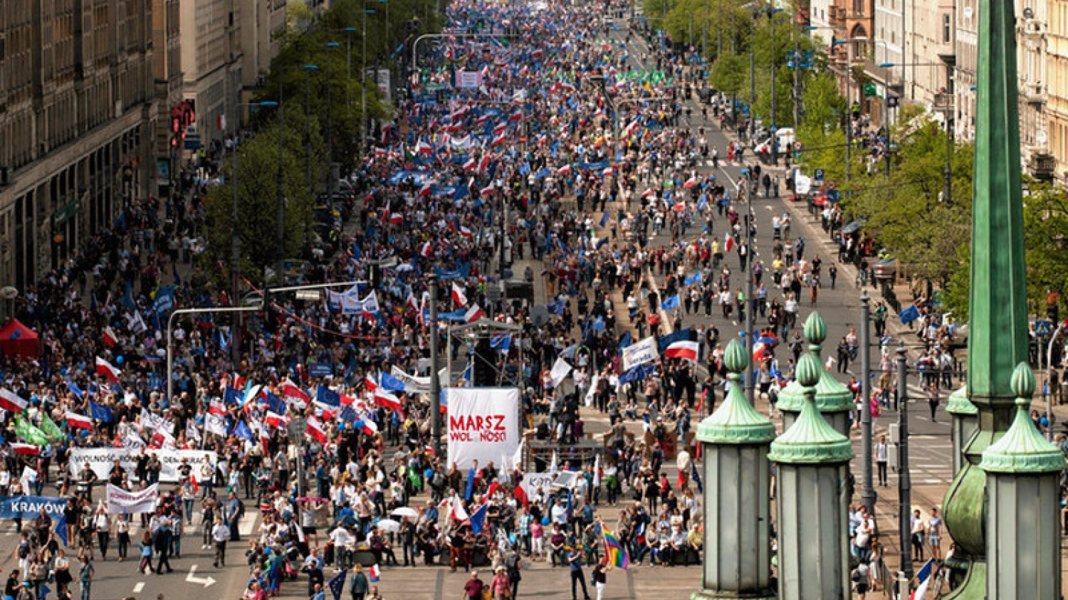 Według policji w Marszu Wolności wzięło udział 12 tys. osób, według opozycji  nawet 100 tysięcy