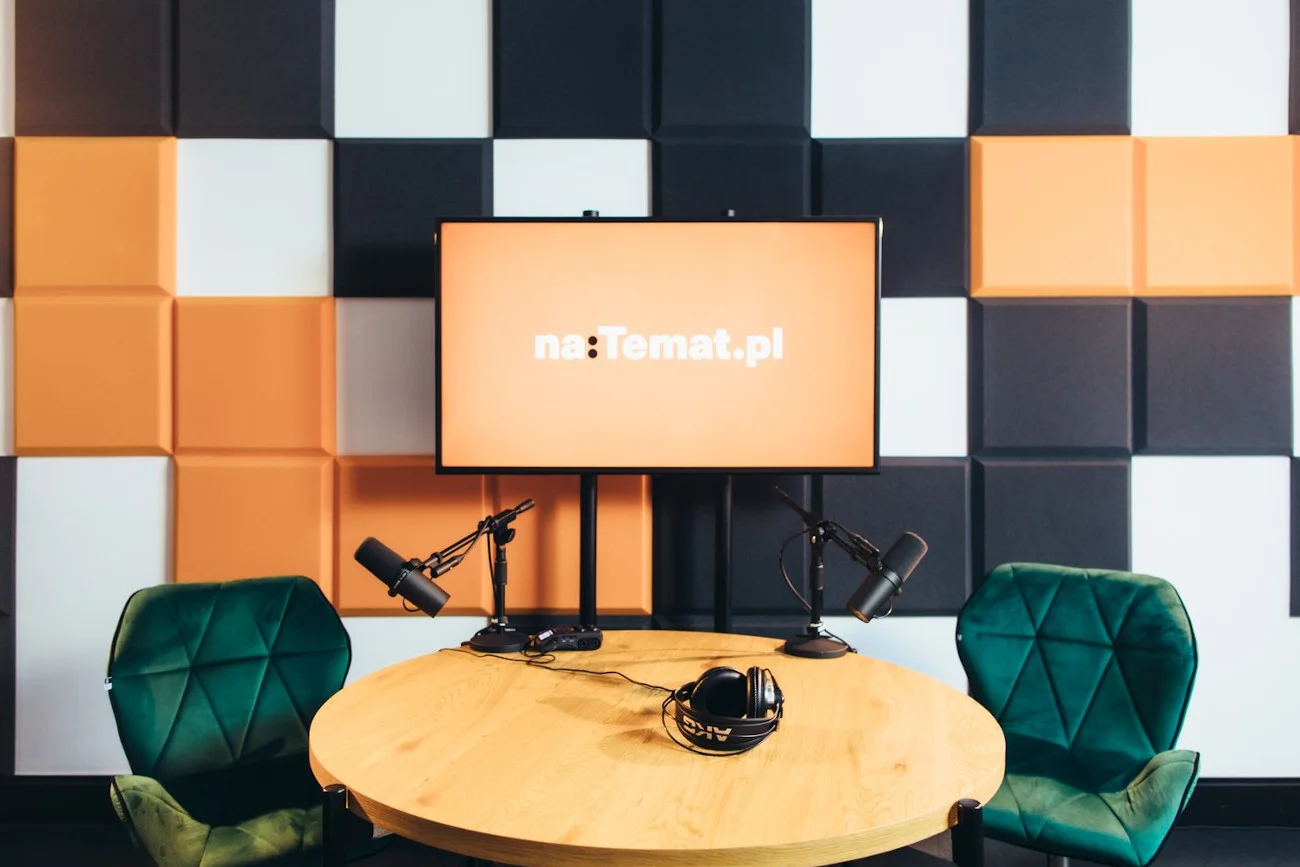 Marzysz o własnym podcaście? Nagraj go w profesjonalnym studiu naTemat.