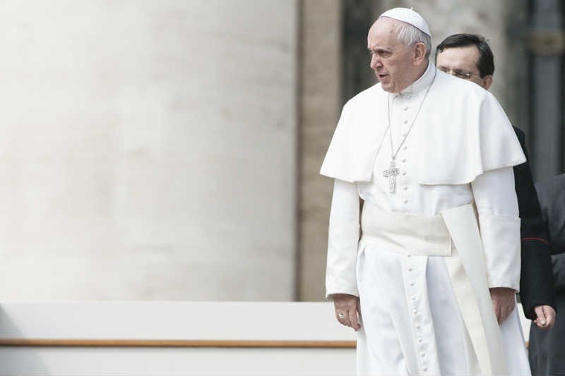 Papież Franciszek upraszcza procedury unieważnienia ślubu kościelnego.
