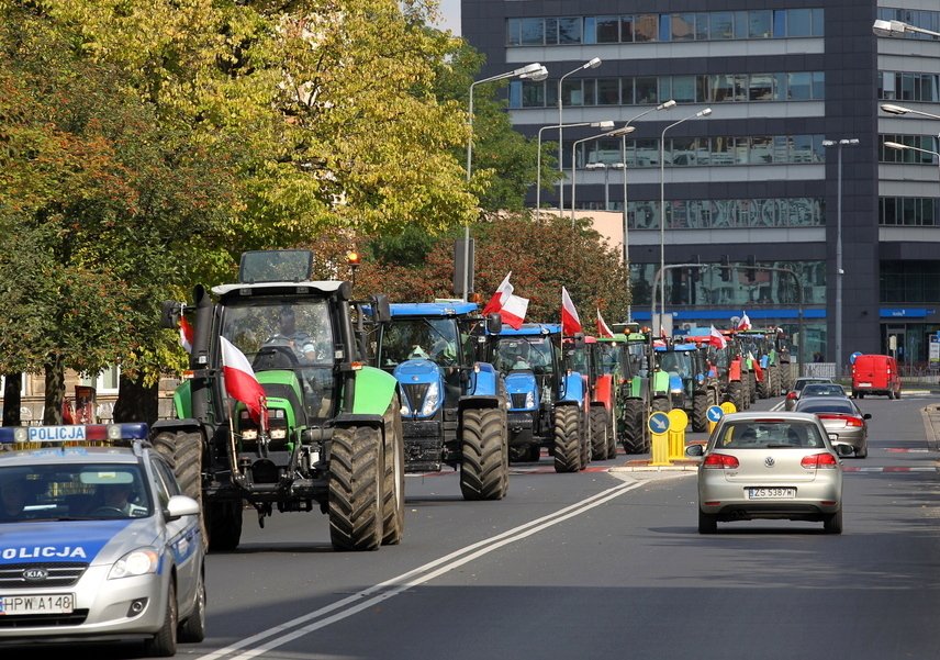 Blokady dróg. Które trasy będą nieprzejezdne przez strajk rolników?[LISTA]