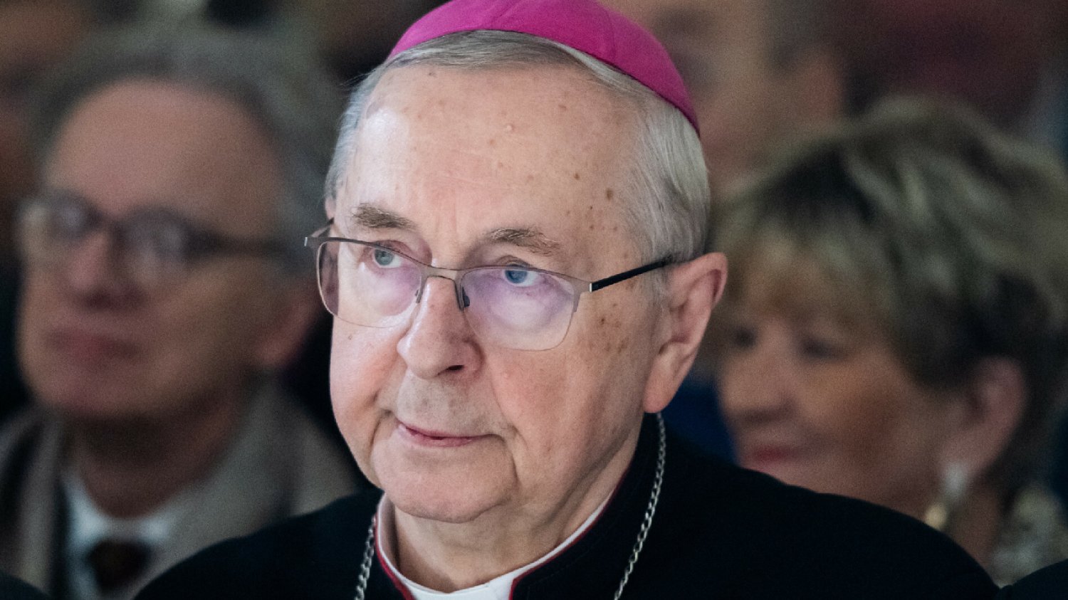Emerytura Abpa Gądeckiego. "Rząd PiS na jego remont dał miliony".