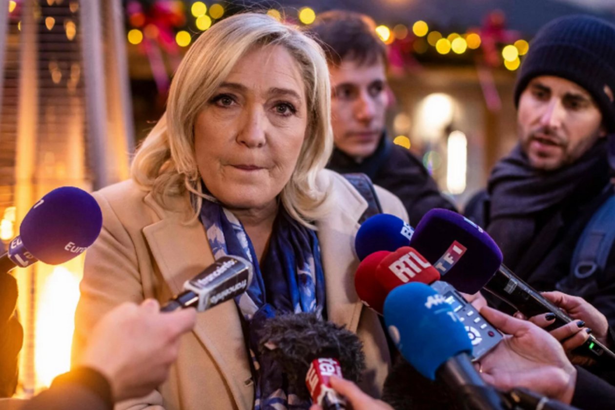 Marine Le Pen nie popiera embarga na gaz i ropę z Rosji.