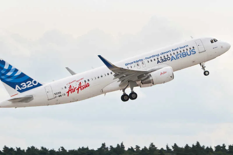 Zaginął samolot malezyjskich linii AirAsia.