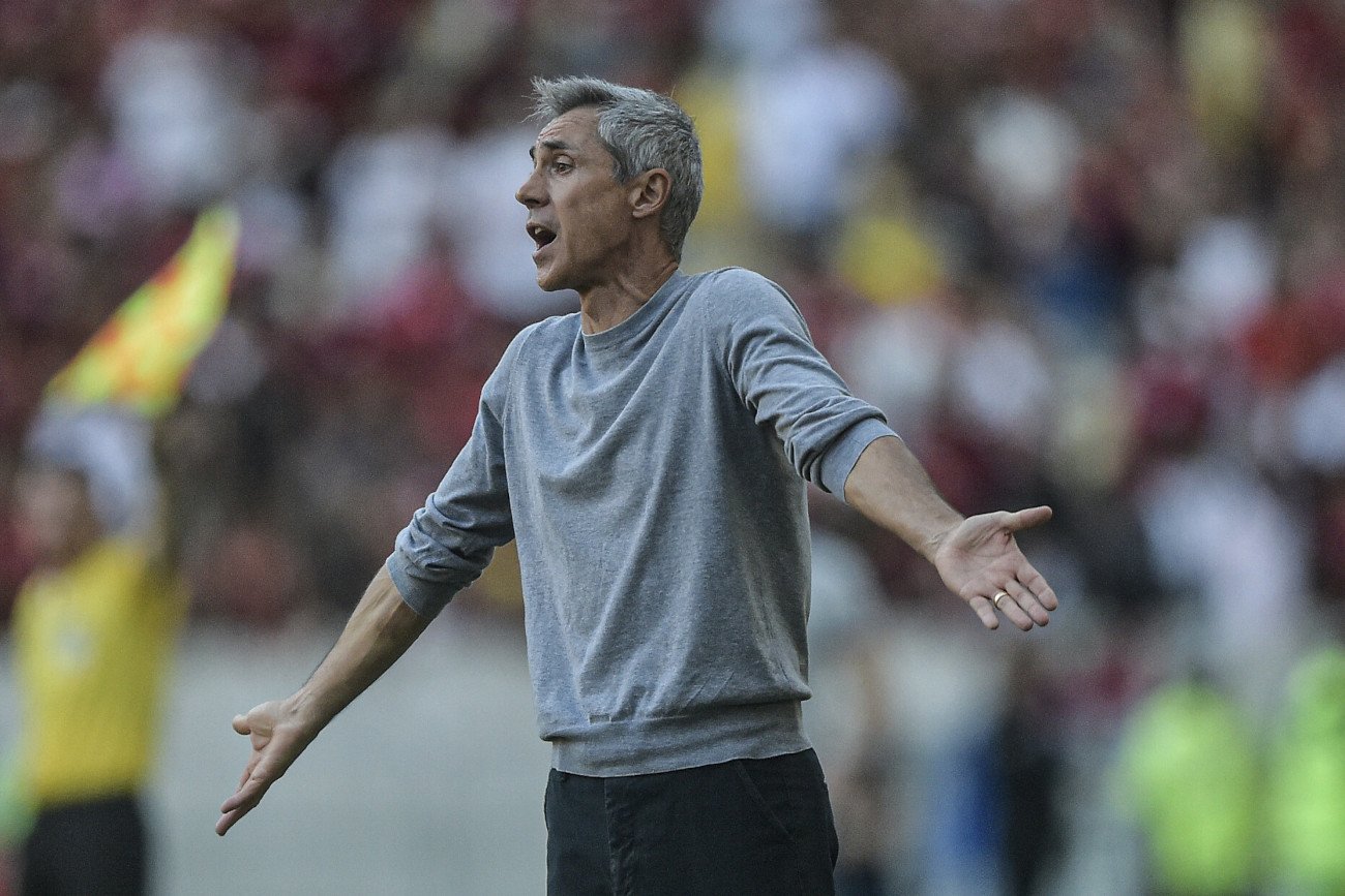 Paulo Sousa na przestrzeni półrocza rozstał się z hukiem zarówno z kadrą Polski, jak i brazylijskim Flamengo.