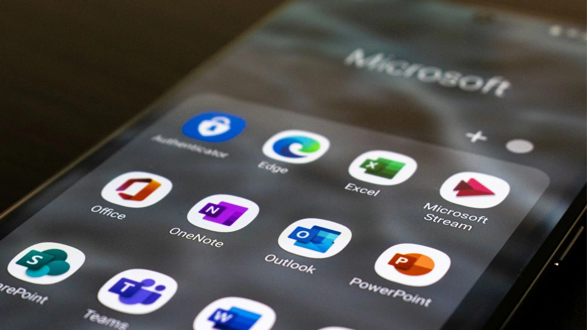 Microsoft ma poważną awarię. Nie działa wiele usług giganta z USA Microsoft ma awarię