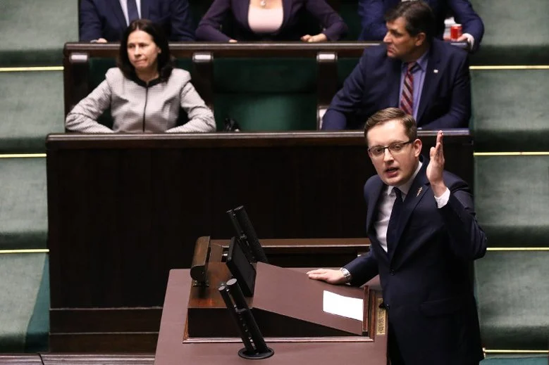 Robert Winnicki stwierdza, że Adam Andruszkiewicz przynosi wstyd całemu środowisku narodowemu.