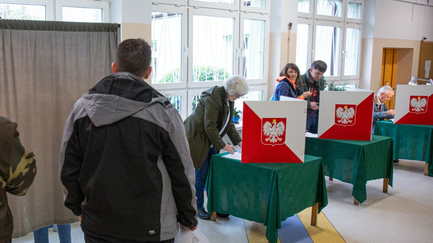 PiS chce przełożyć wybory samorządowe.