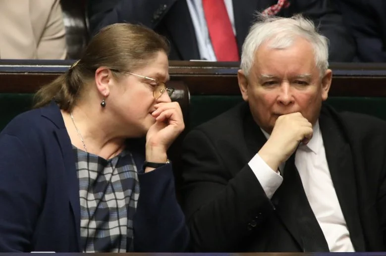 Nowoczesna chce ukarania Jarosława Kaczyńskiego, Krystyny Pawłowicz i Patryka Jakiego. Chodzi o słowa o karcie LGBT.