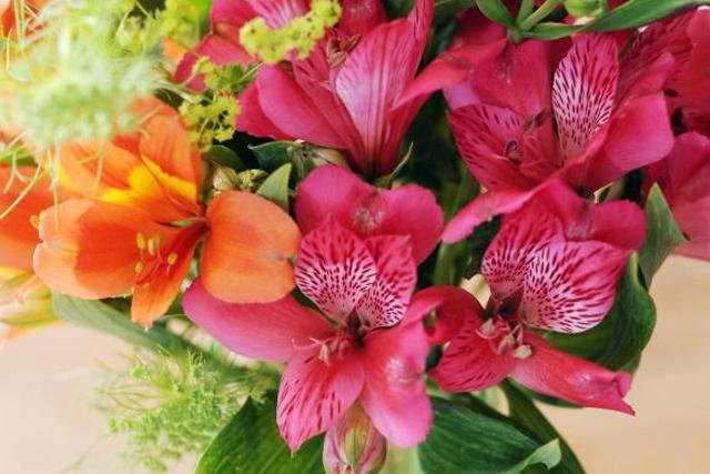 Prezenty na Dzień Matki – pomysł na kwiatową dekorację!