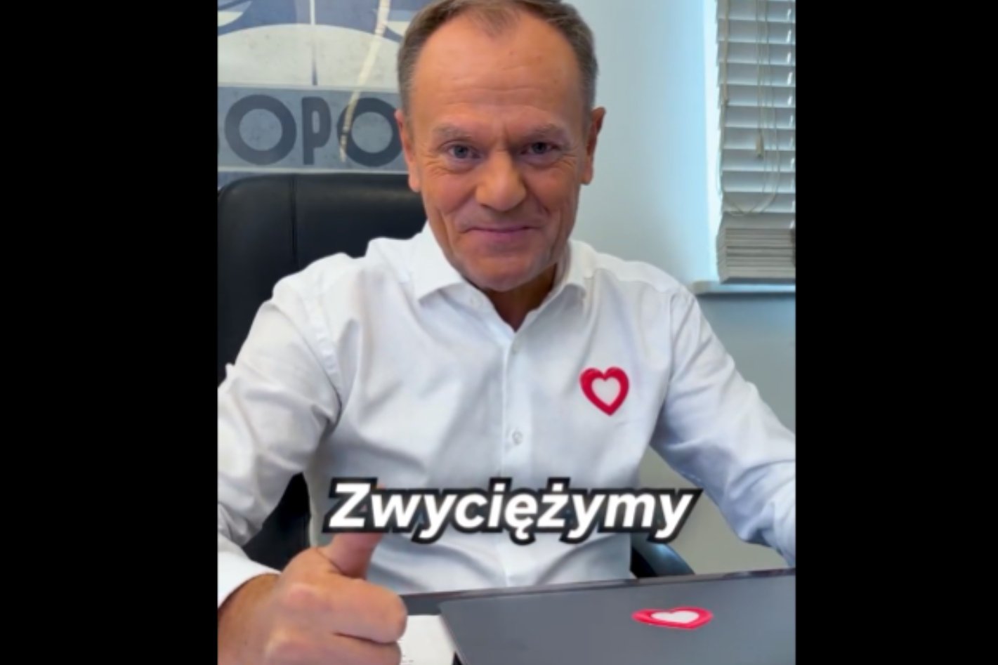 Tusk przez przypadek pokazał umowę koalicyjną. Jest nagranie.