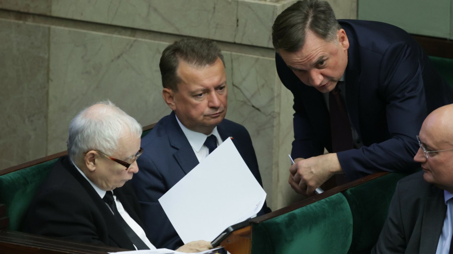 Z sondażu Pollstera dla "Super Expressu" wynika, że opozycja uzyskałaby sejmową większość.