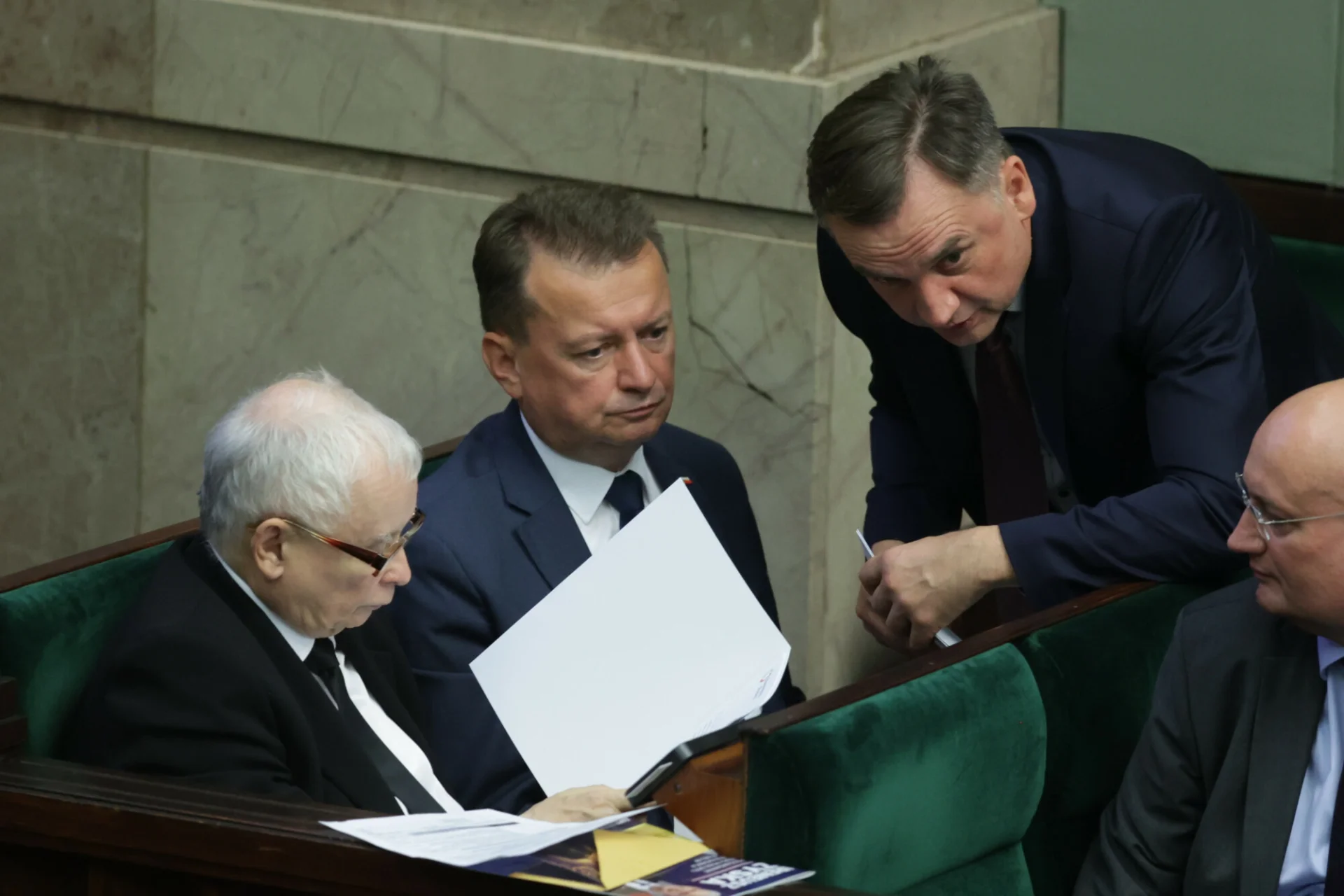 Z sondażu Pollstera dla "Super Expressu" wynika, że opozycja uzyskałaby sejmową większość.