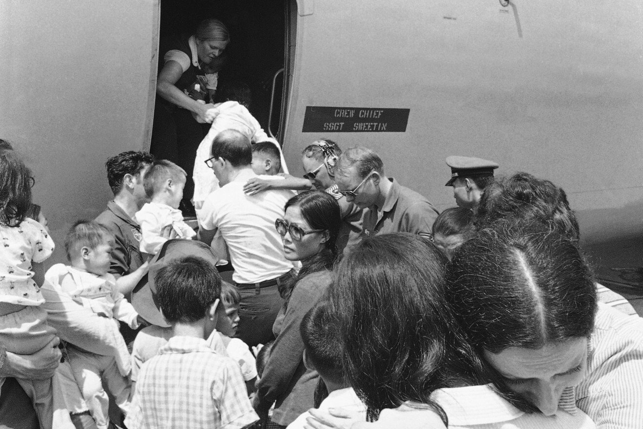 Sceny z Kabulu bardzo przypominają to, co działo się w Sajgonie na koniec wojny wietnamskiej.