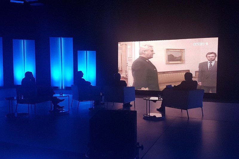 Dzisiaj Jarosław Kaczyński może czuć się spełniony. To jego wersję historii pokazuje TVP.