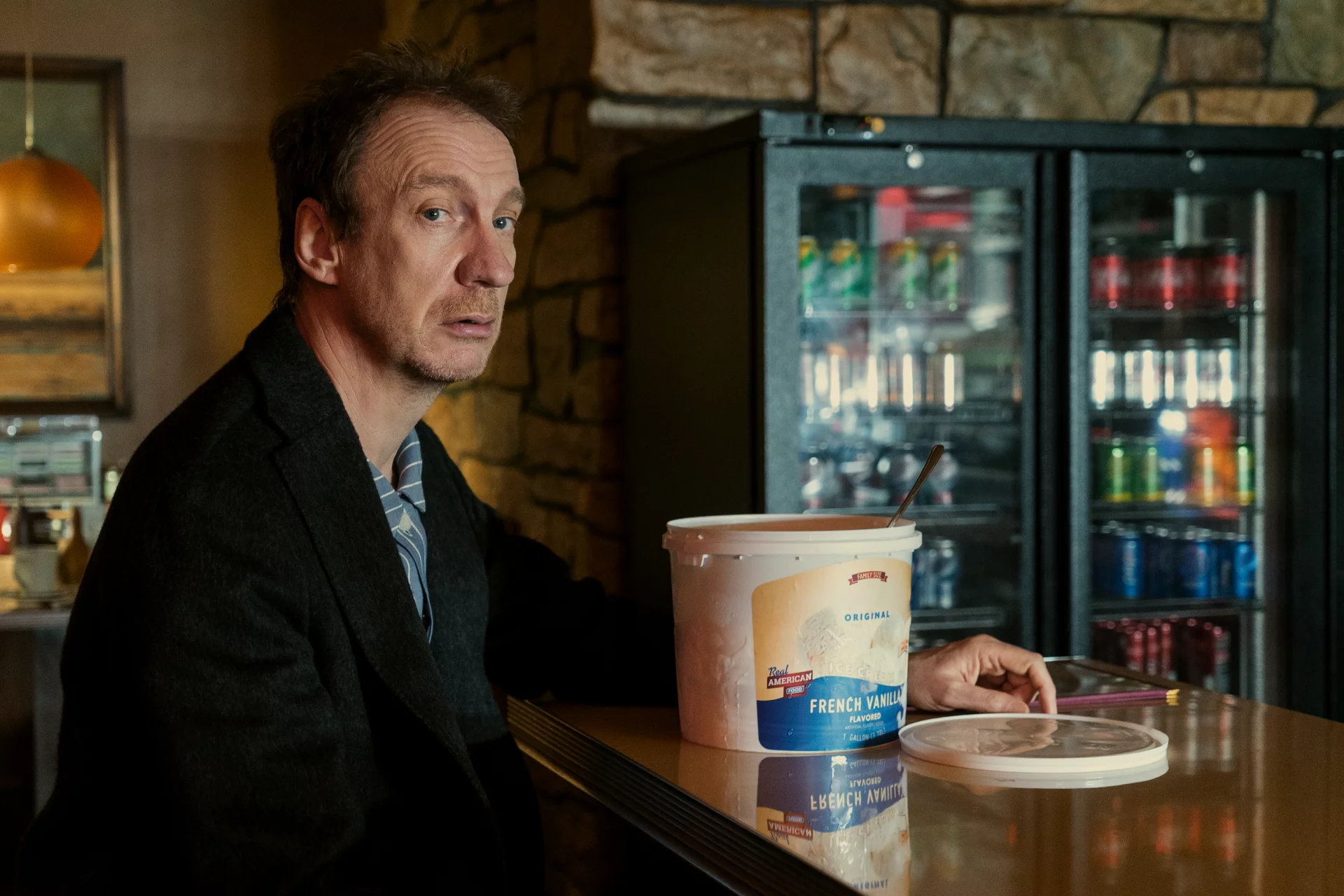 David Thewlis jako John Dee w "Sandmanie".