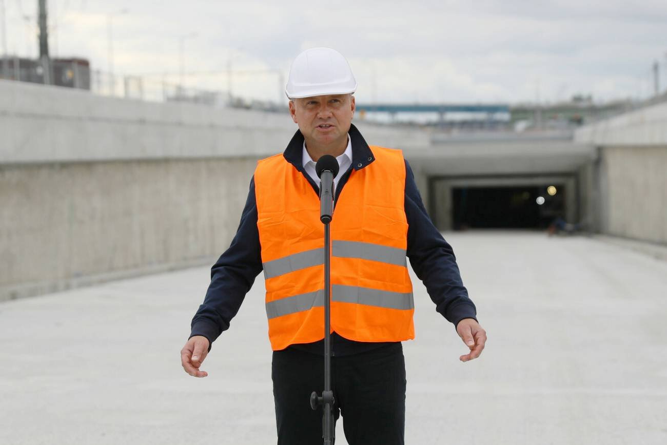 Andrzej Duda podziękował władzom Świnoujścia, że partycypują w kosztach budowę tunelu pod Świną, nie zrzucając tego tylko na Skarb Państwa. Andrzej Duda podziękował władzom Świnoujścia, że partycypują w kosztach budowę tunelu pod Świną, nie zrzucając tego tylko na Skarb Państwa.