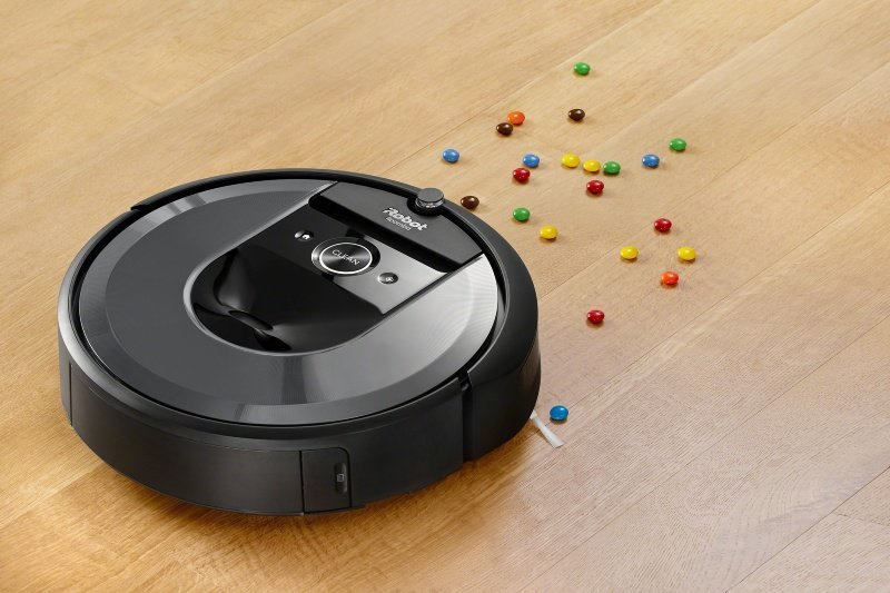 Robot Roomba i7 to automatyczny odkurzacz zaprojektowany przez iRobot. Wzięliśmy go pod lupę, dzięki czemu zebraliśmy garść ciekawostek o tym nieprzeciętnym robocie odkurzającym