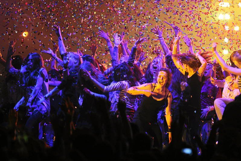 Świeża fotorelacja z tegorocznego Burn Selector Festival. Tak bawiła się publiczność na koncercie Buraka som Sistema.