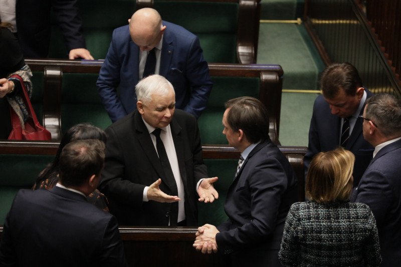 Jarosław Kaczyński postawił Zbigniewowi Ziobrze ultimatum.