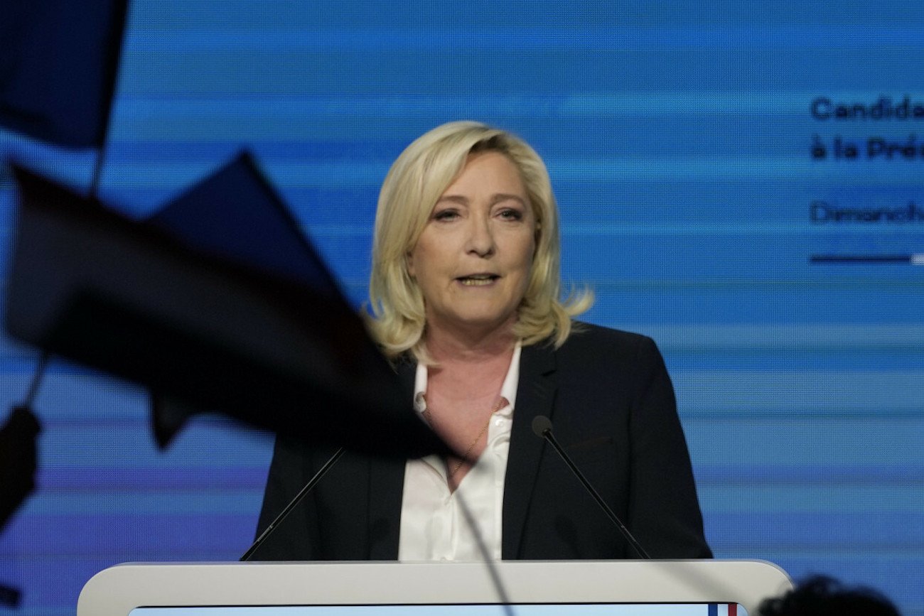 Gdy podane zostały pierwsze wyniki wyborów we Francji, w sztabie Macrona wybuchła ogromna radość, ale pozytywnych emocji nie brakowało też w sztabie Marine Le Pen.