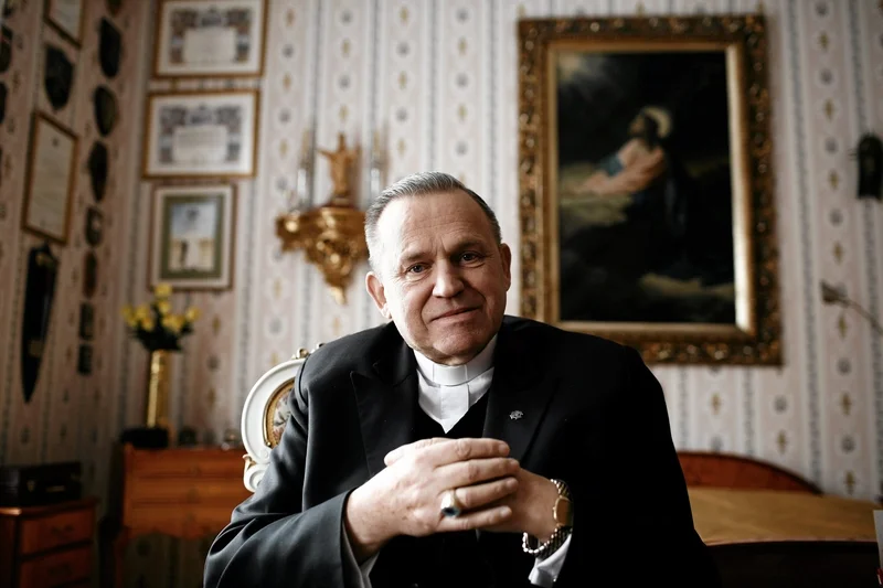 Ks. Henryk Jankowski w swoim apartamencie w parafii św. Brygidy w Gdańsku (16.04.2010 r.). Zmarł trzy miesiące później.