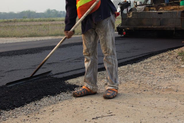 Strategia "cena ponad wszystko" w przetargach publicznych to ślepy zaułek. Dowiodły tego niepowodzenia w realizacji niektórych projektów infrastrukturalnych