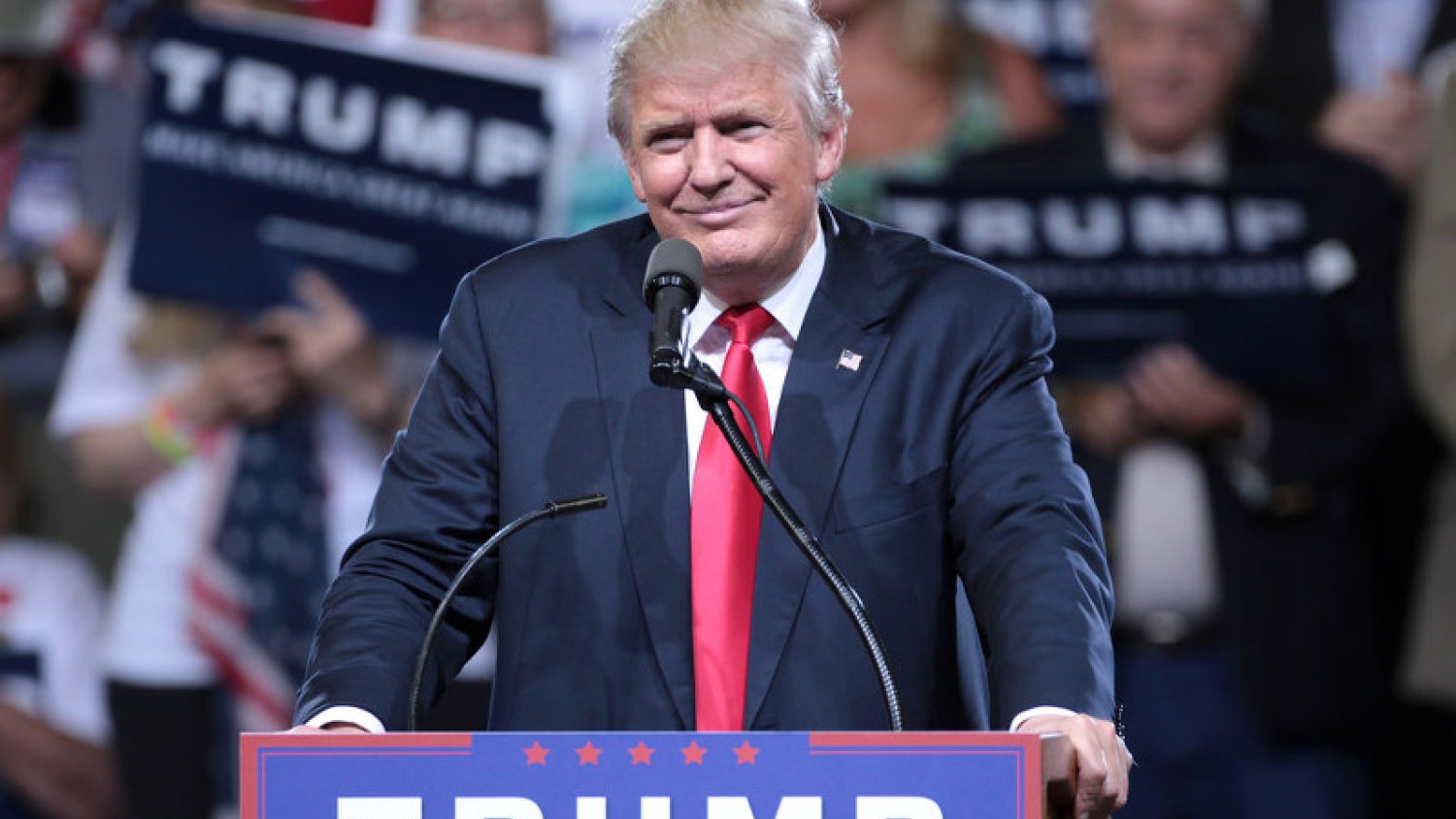 Donald Trump przemówi do Polaków na placu Krasińskich. Większość komentatorów zastanawia się co zawrze w swoim wystąpieniu. My postanowiliśmy mu je napisać.
