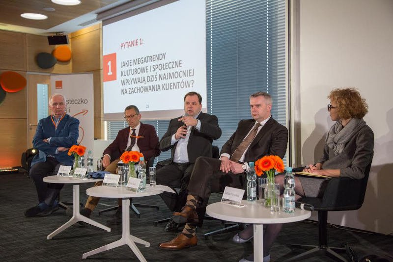 "Klient nasz fan?" zastanawiali się goście debaty inaugurującej Miasteczko Myśli. Projekt został zainspirowany przez Orange Polska