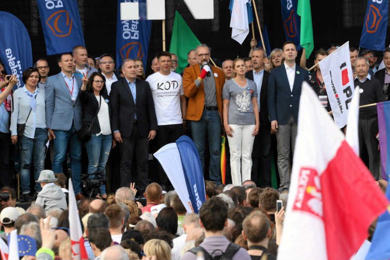 Koalicja opozycji może pokonać PiS w wyborach.