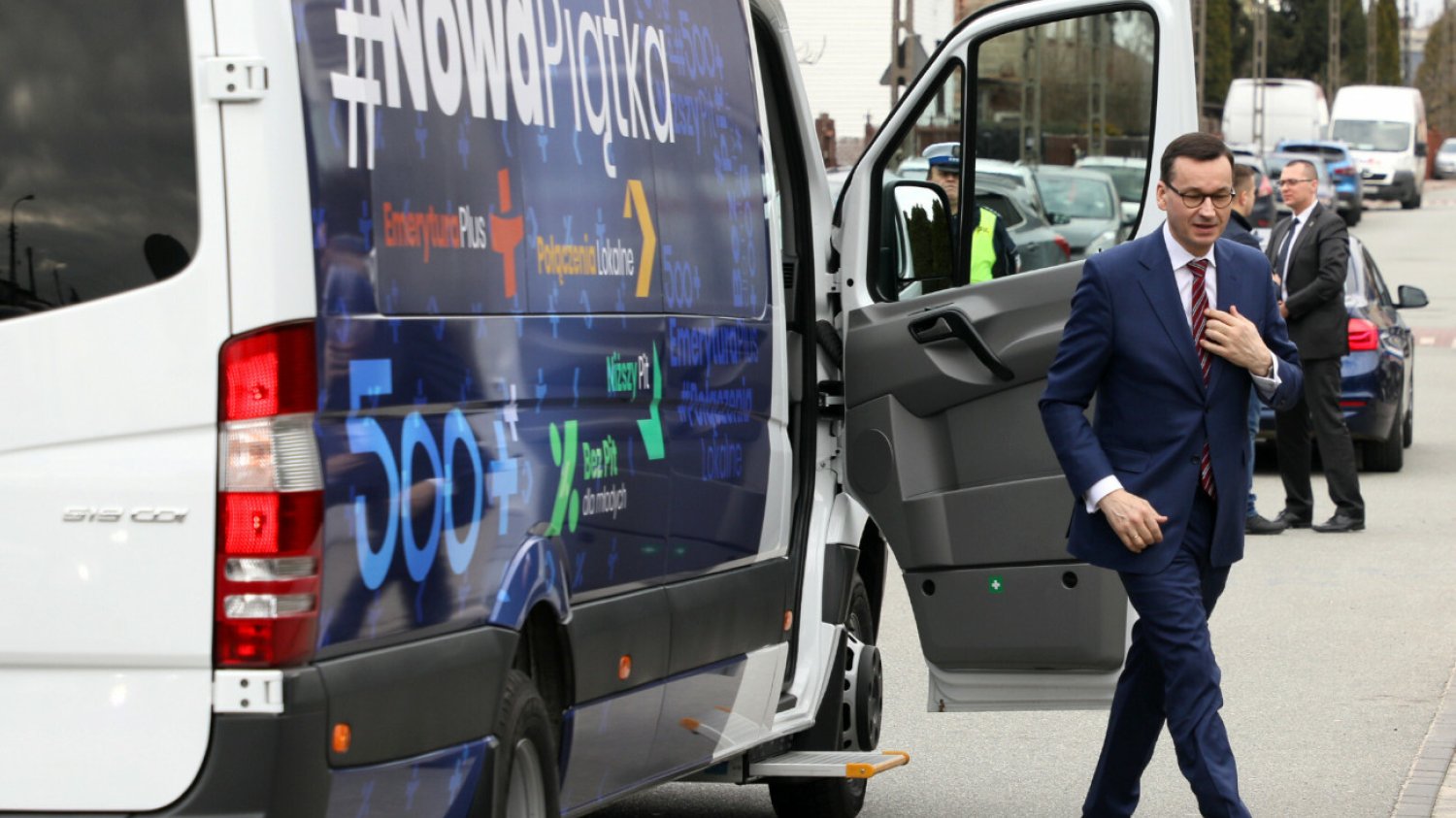 500 plus Mateusz Morawiecki, bus 500+