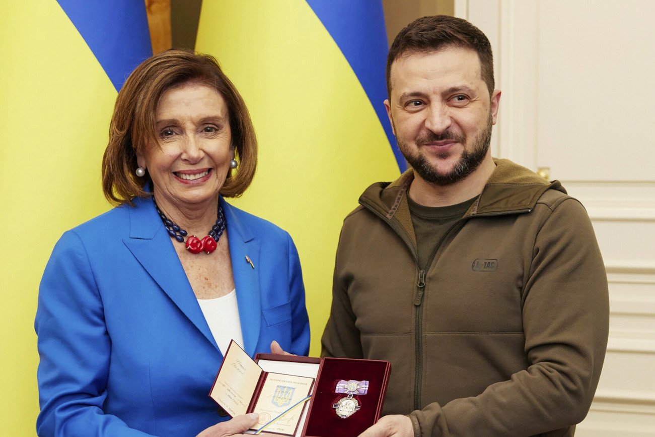 Nancy Pelosi spotkała się z Zełenskim w Kijowie. Wkrótce przyleci do Polski.