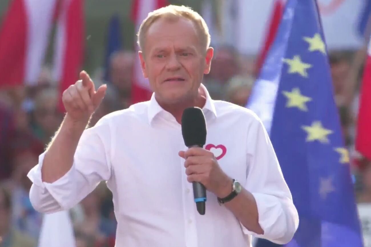 Tłum na wiecu w Poznaniu. Mocne słowa Donalda Tuska o PiS