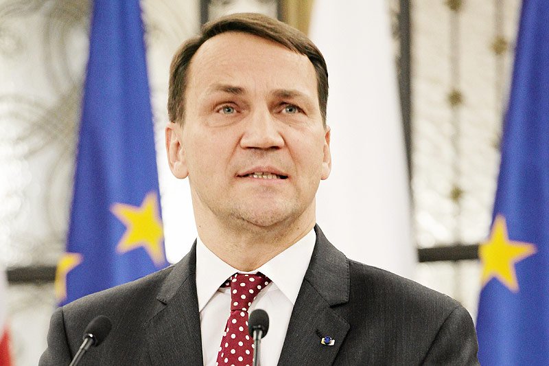 Marszałek Sejmu Radosław Sikorski sądził, iż wywiad dla Politico.com to... nieoficjalna rozmowa.
