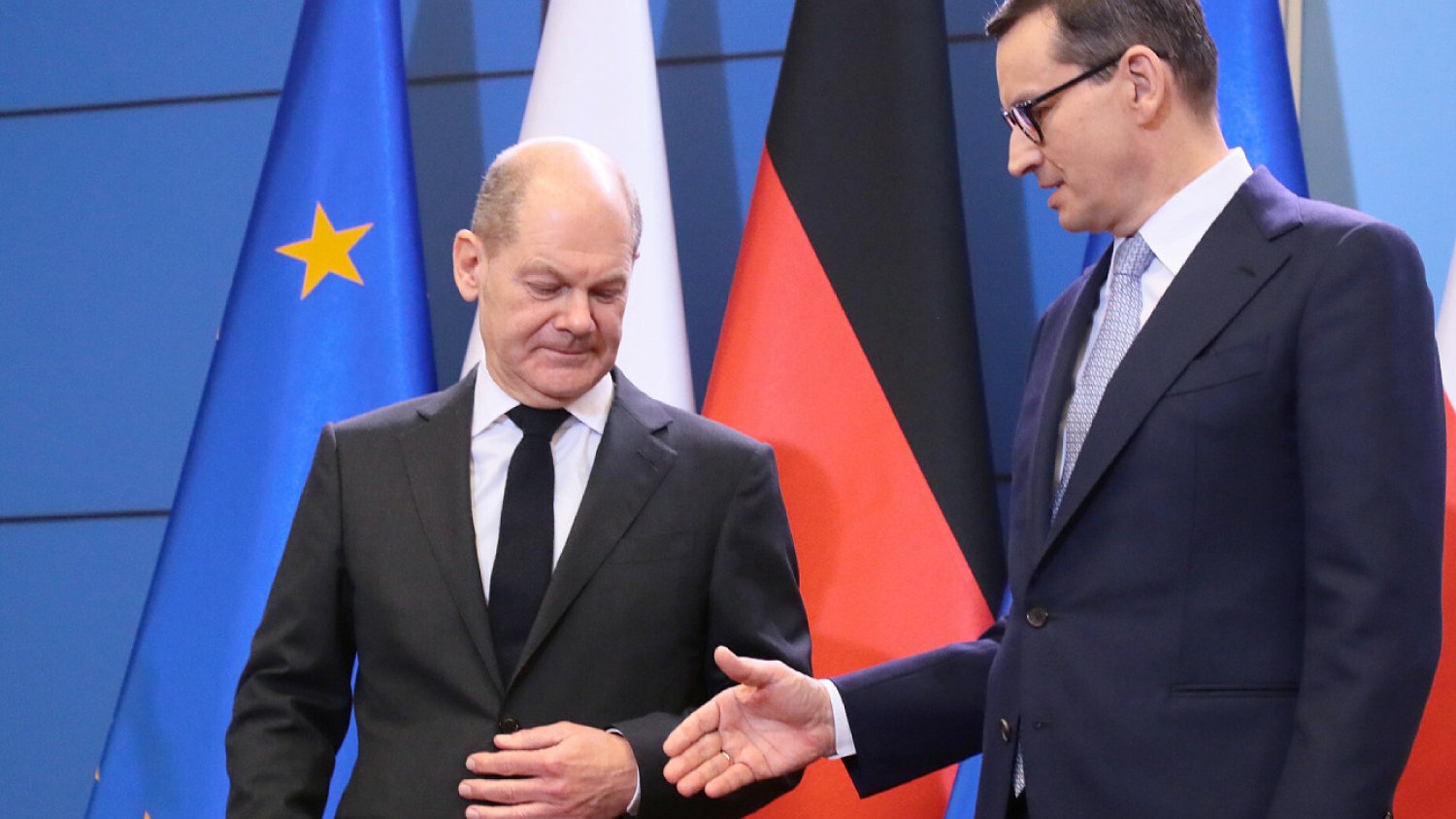 "FAZ" pisze jednoznacznie o kwestii reparacji wojennych od Niemiec. "FAZ" pisze jednoznacznie o kwestii reparacji wojennych od Niemiec.