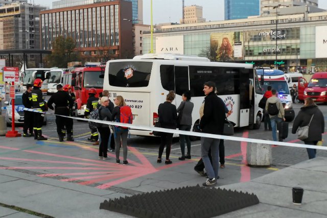 60-latek podpalił się dziś pod Pałacem Kultury i Nauki w proteście przeciwko Prawu i Sprawiedliwości.