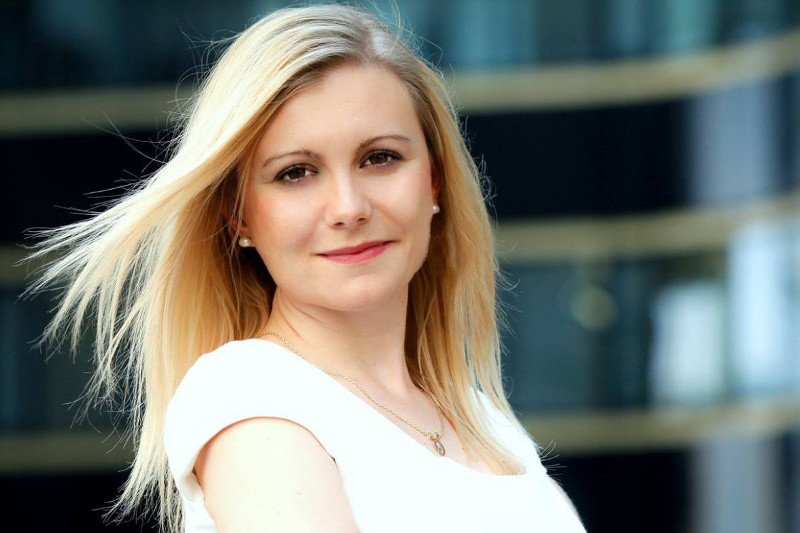 Edyta Kocyk to CEO firmy SiDLY wprowadzającej na rynek teleopaski.