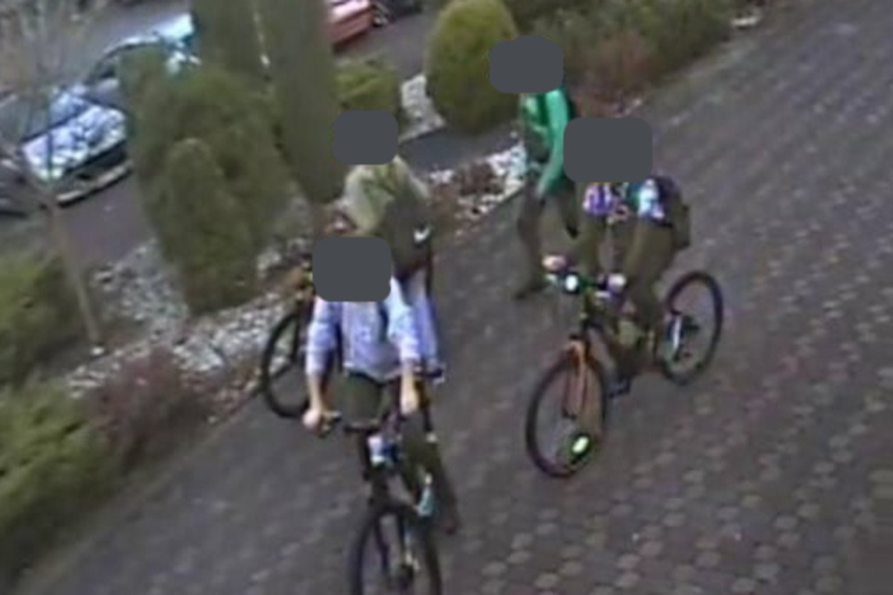 wrzucili jaja do kościoła