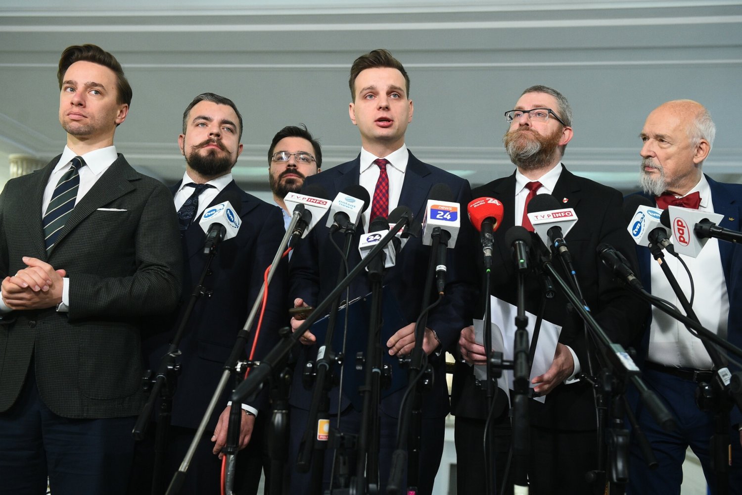 Konfederacja: posłowie nie mogą dogadać się ws. prawyborów w partii i "jedynek" na listach