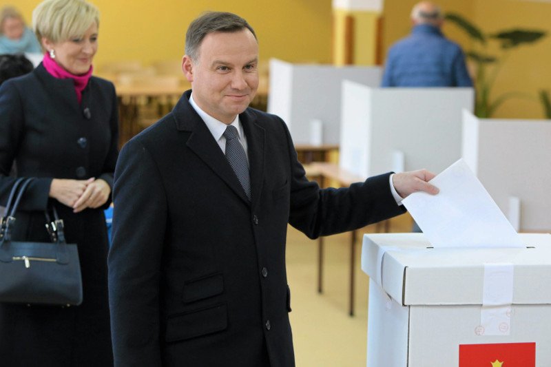 Wybory samorządowe w 2018 roku mają się odbyć między 17 października a 9 listopada. Datę ustali premier.