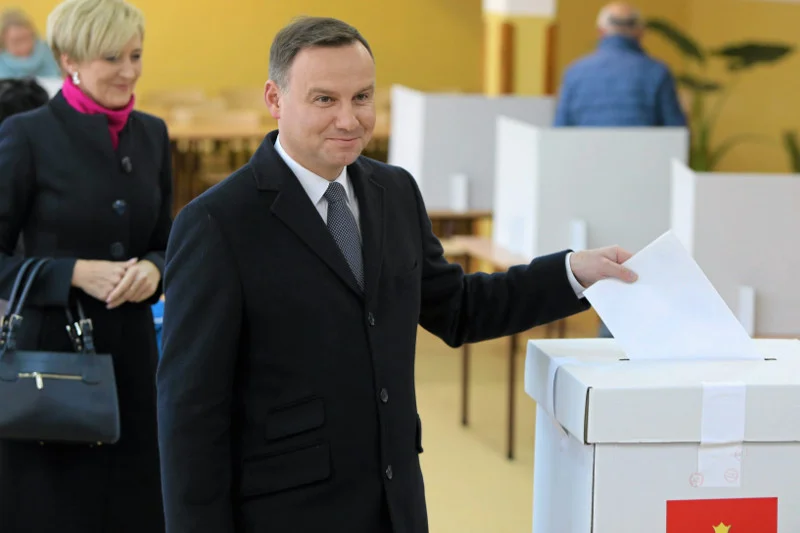 Wybory samorządowe w 2018 roku mają się odbyć między 17 października a 9 listopada. Datę ustali premier.