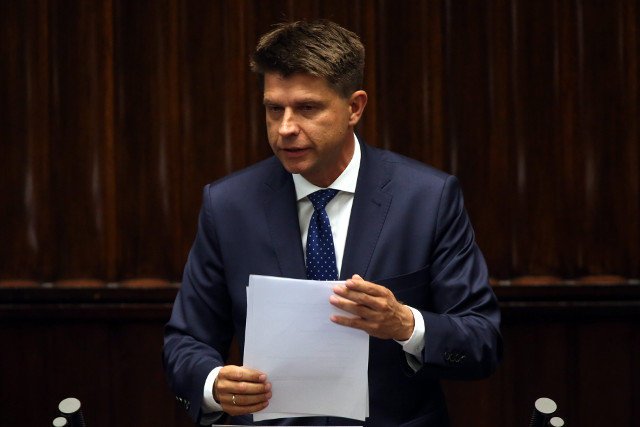 Ryszard Petru uważa, że PiS chce wykluczyć KOD z życia społecznego.