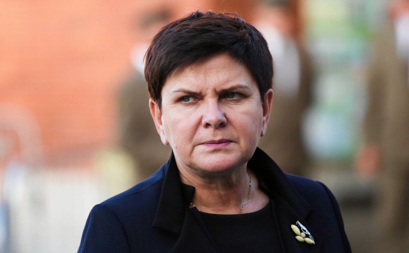 Wicepremier Beata Szydło od dłuższego czasu w mediach mówi o tym, że ktoś "wydał na nią zlecenie". Podejrzenia padają również na polityków partii rządzącej.