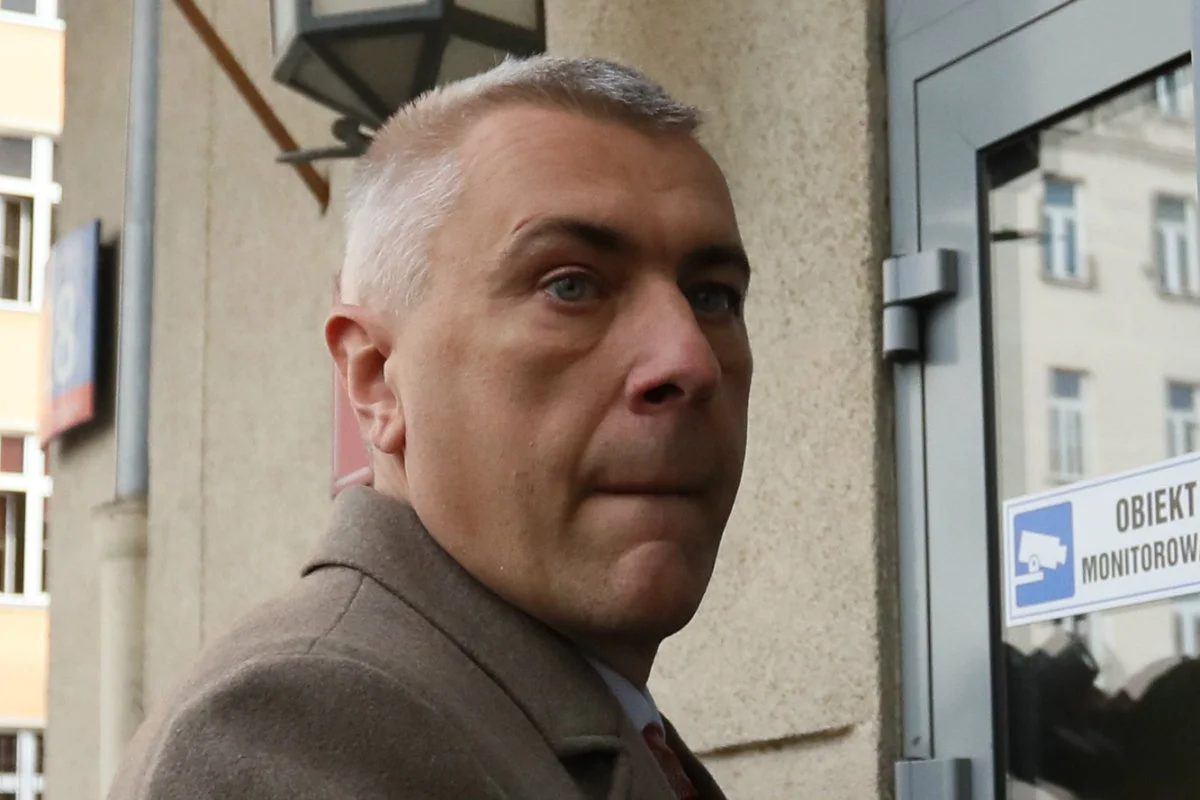 Roman Giertych wraz z Geraldem Birgfellnerem pojawił się w ambasadzie austriackiej, gdzie opowiedział o przedłużającym się przesłuchaniu biznesmena w prokuraturze.